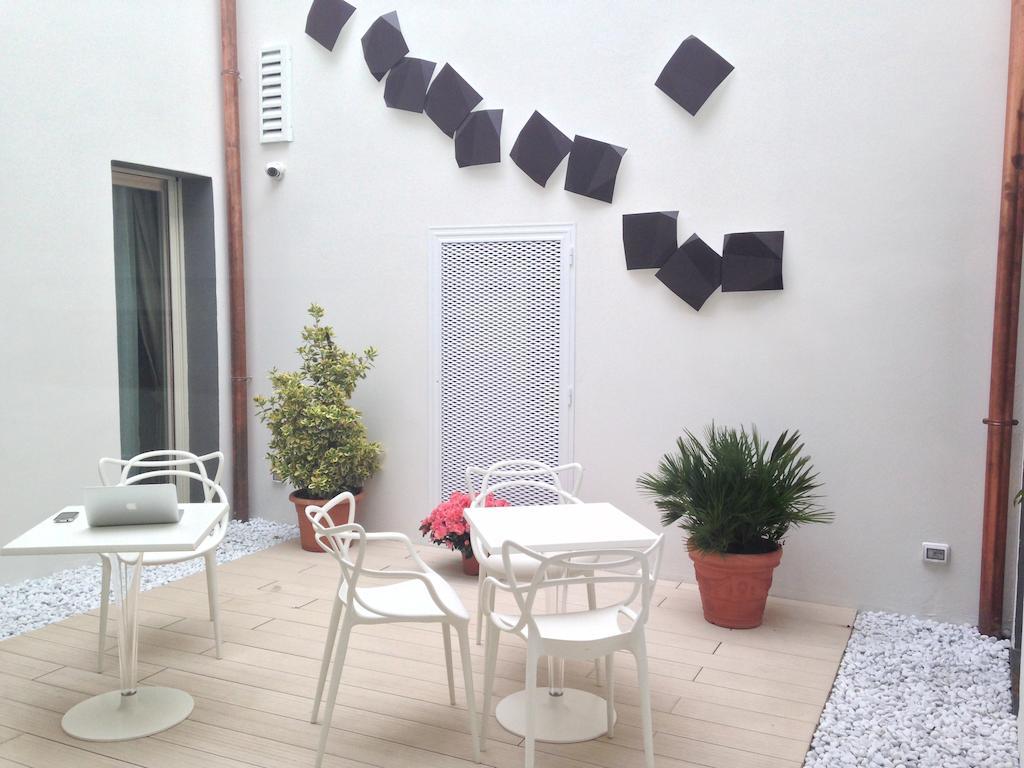 Borgoleoni 18 - Room And Breakfast Феррара Экстерьер фото