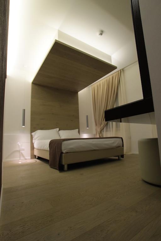 Borgoleoni 18 - Room And Breakfast Феррара Экстерьер фото